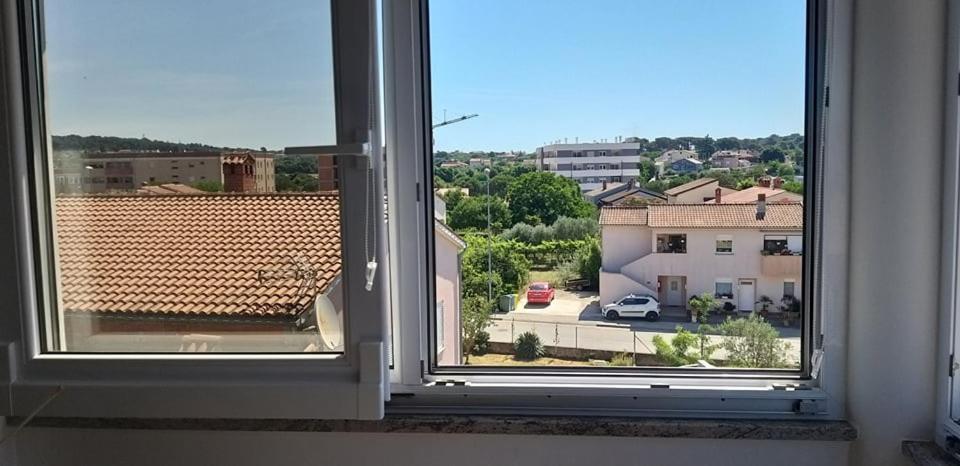 Apartman Ember Pula Luaran gambar